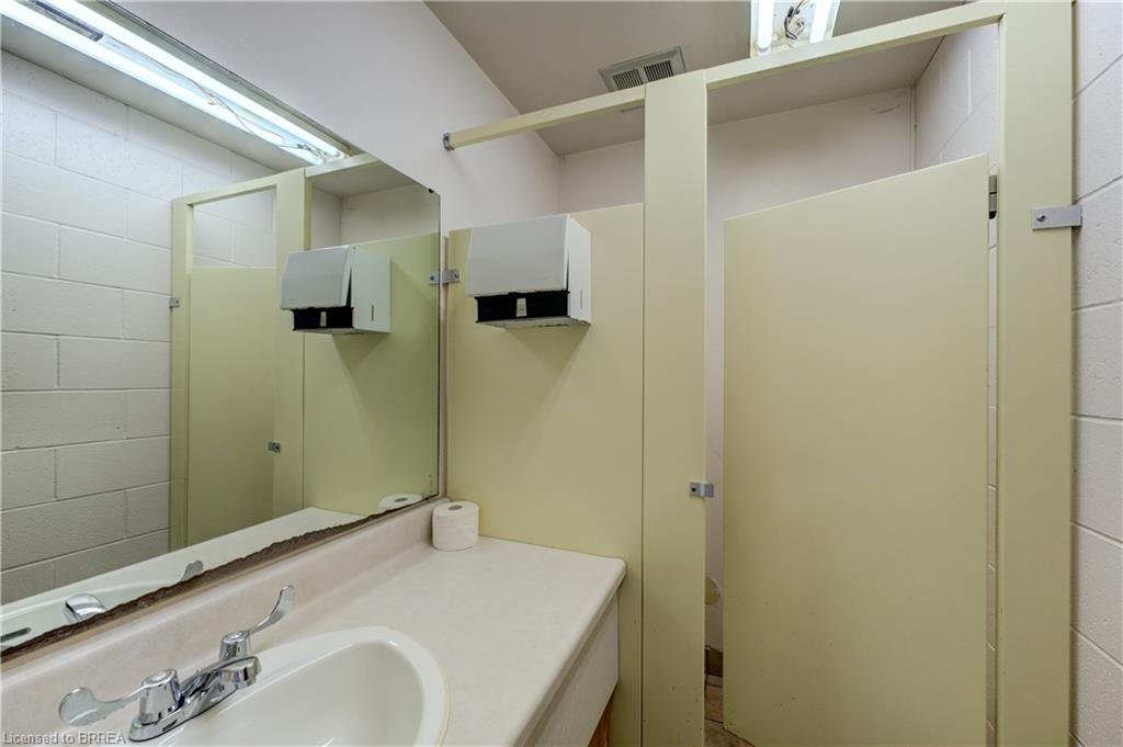 9 Hawk Street Property Photo 14