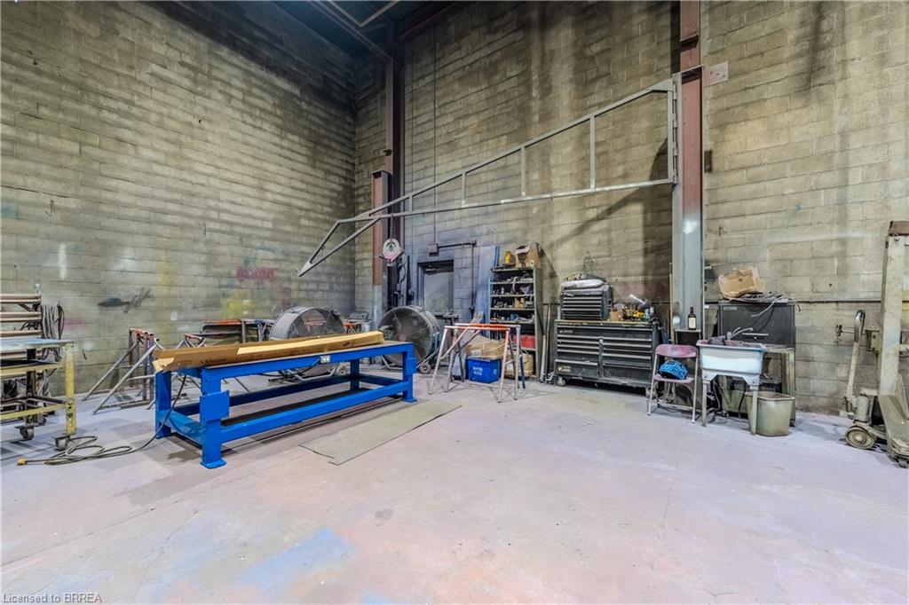 9 Hawk Street Property Photo 23