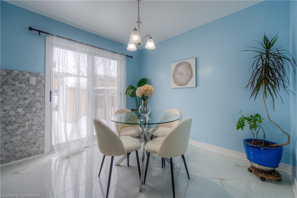 2479 Newcastle Crescent Property Photo 17