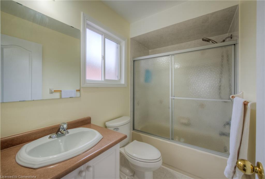 2479 Newcastle Crescent Property Photo 30