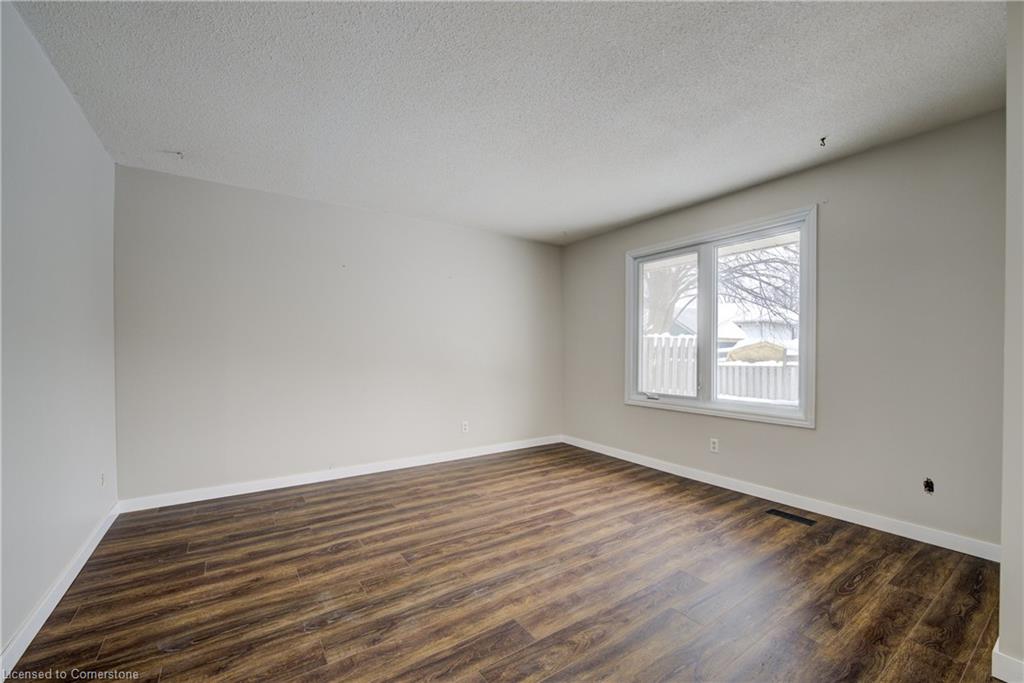 16-375 Kingscourt Drive Property Photo 4