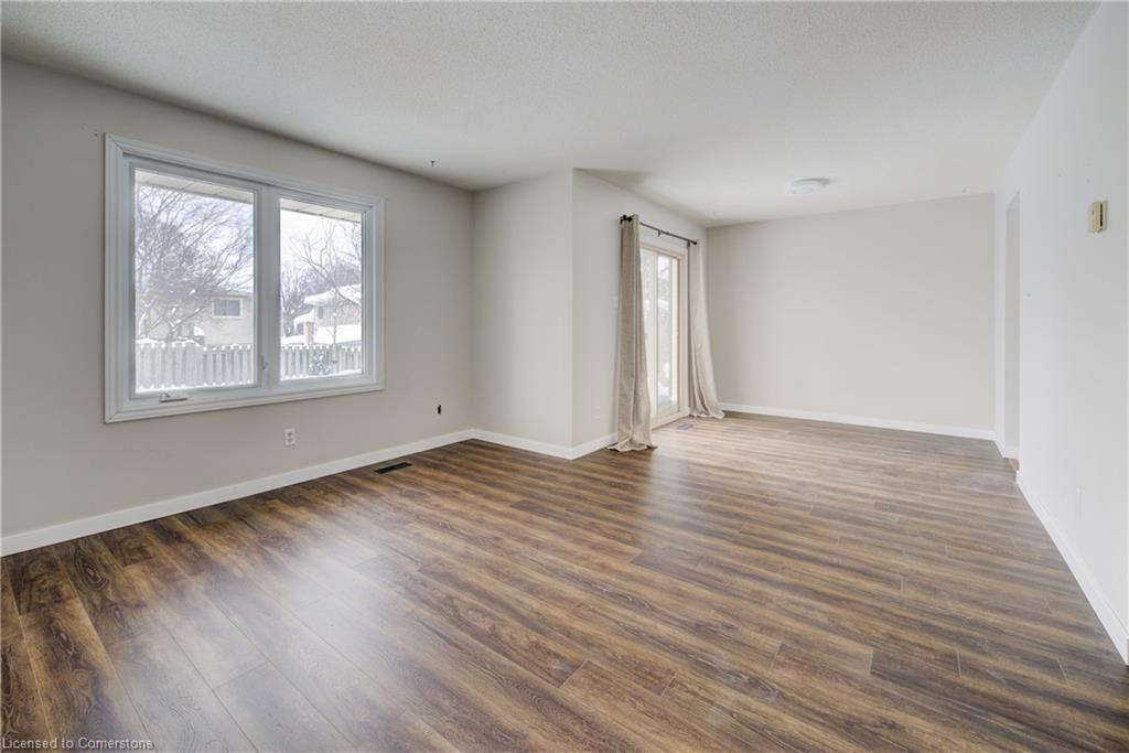 16-375 Kingscourt Drive Property Photo 5