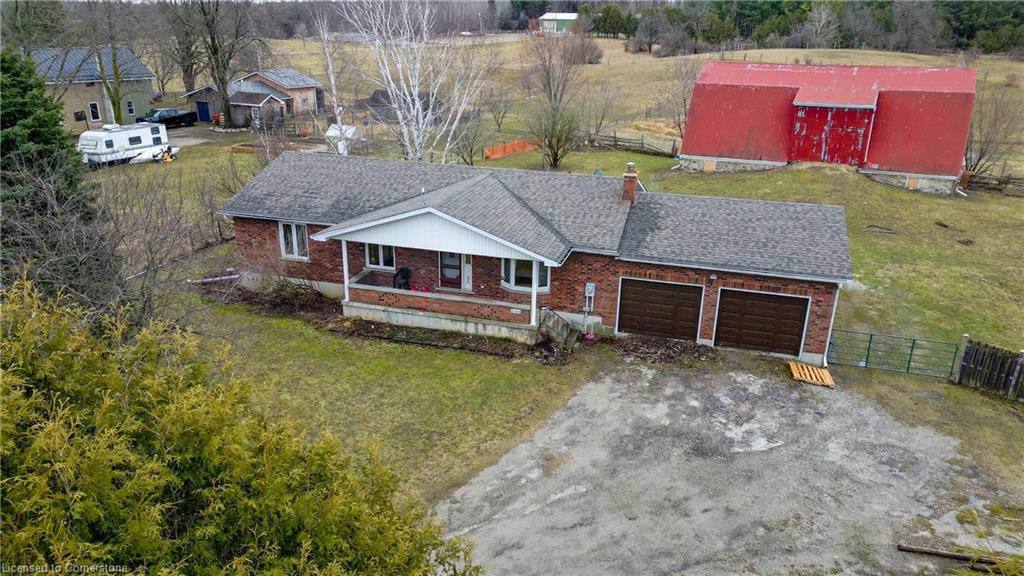 6185 16th Line Property Photo 2