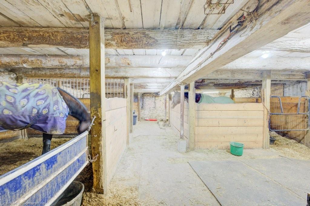 6185 16th Line Property Photo 7