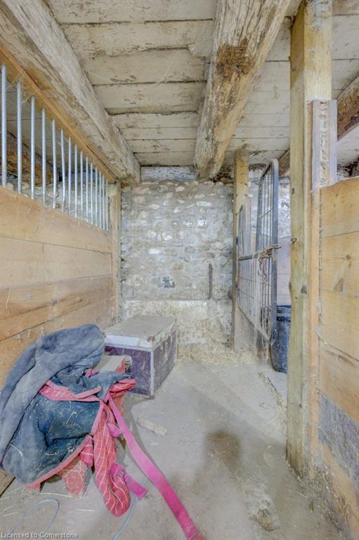 6185 16th Line Property Photo 10