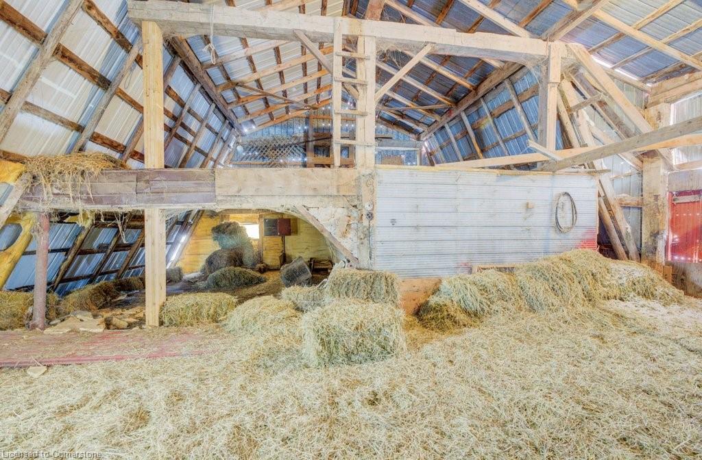 6185 16th Line Property Photo 13