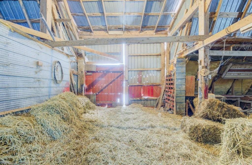 6185 16th Line Property Photo 14