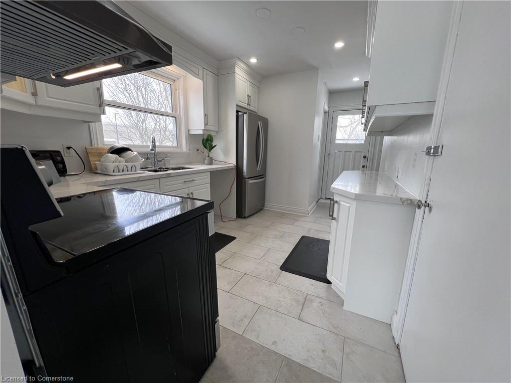 280 King George Road Property Photo 5