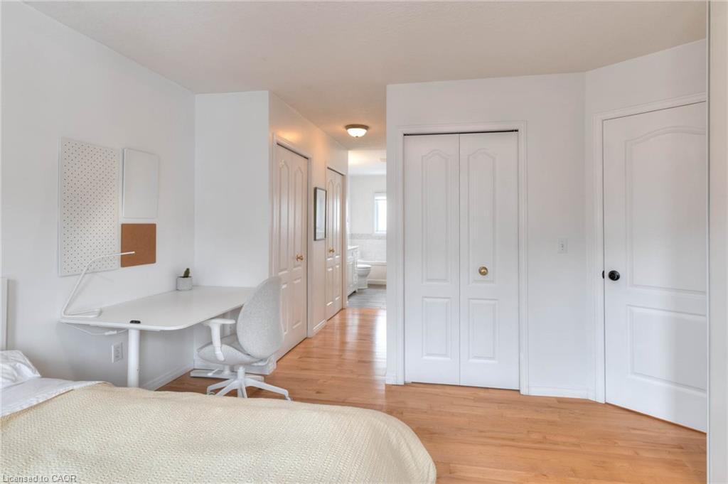 47 Grosvenor Lane Property Photo 32