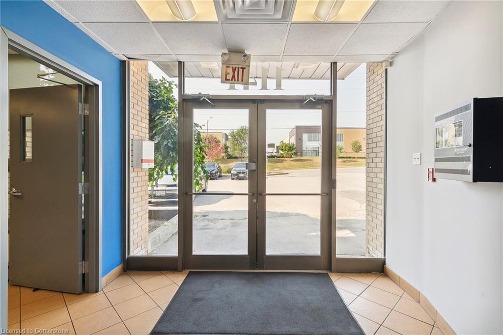 1141 King Road Property Photo 4