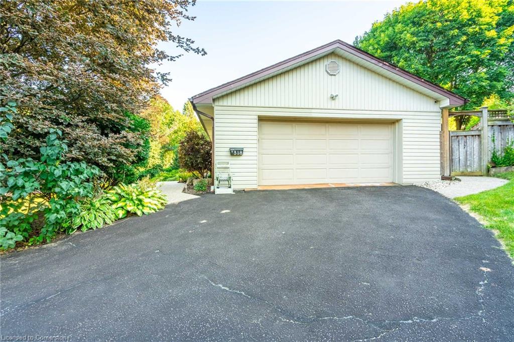 318 Woodworth Drive Property Photo 3