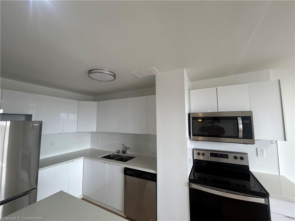 605-671 Woolwich Street Property Photo 4