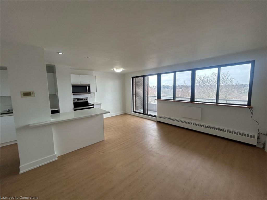 605-671 Woolwich Street Property Photo 17