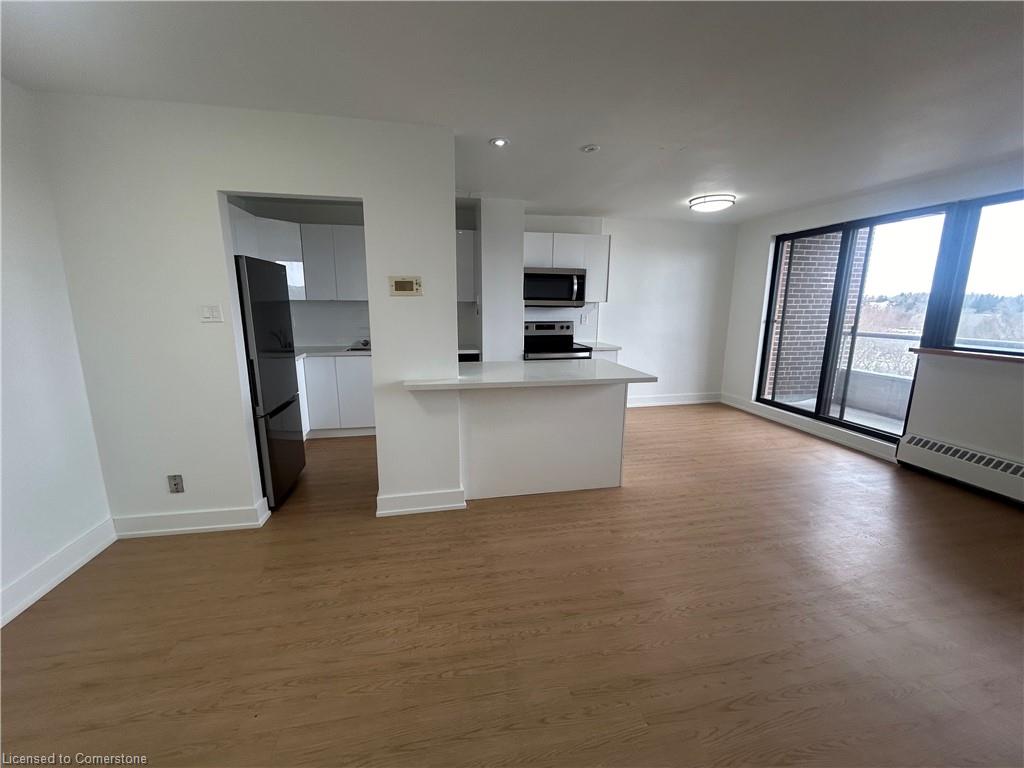 605-671 Woolwich Street Property Photo 18