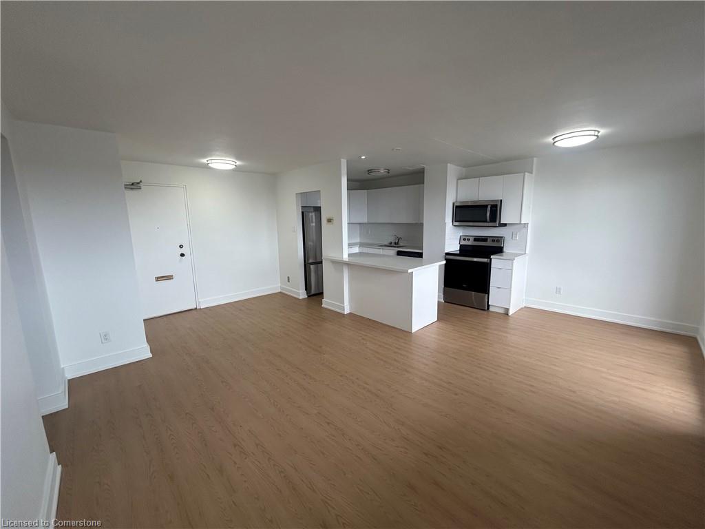 605-671 Woolwich Street Property Photo 20