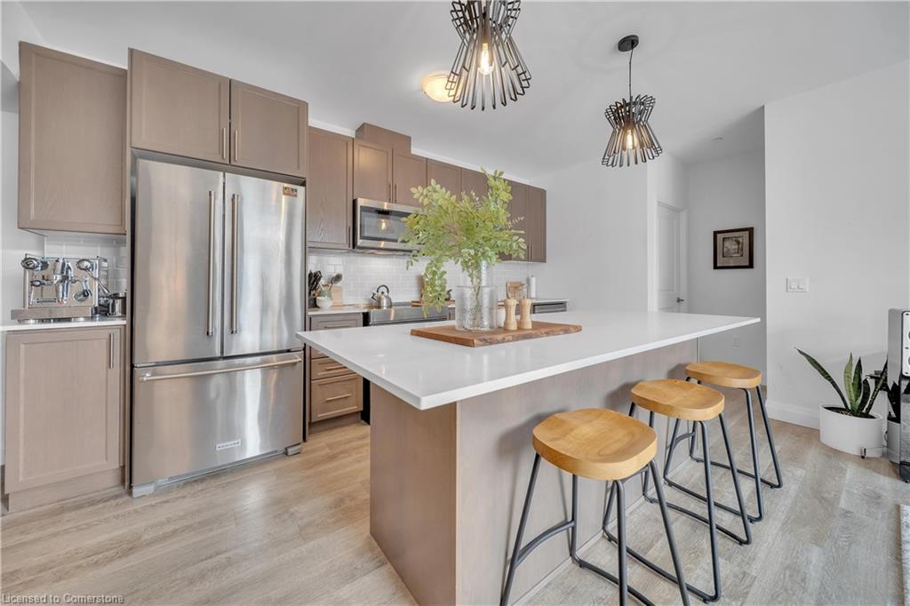 410-1 Redfern Avenue Property Photo