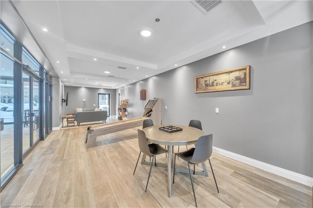 410-1 Redfern Avenue Property Photo 29