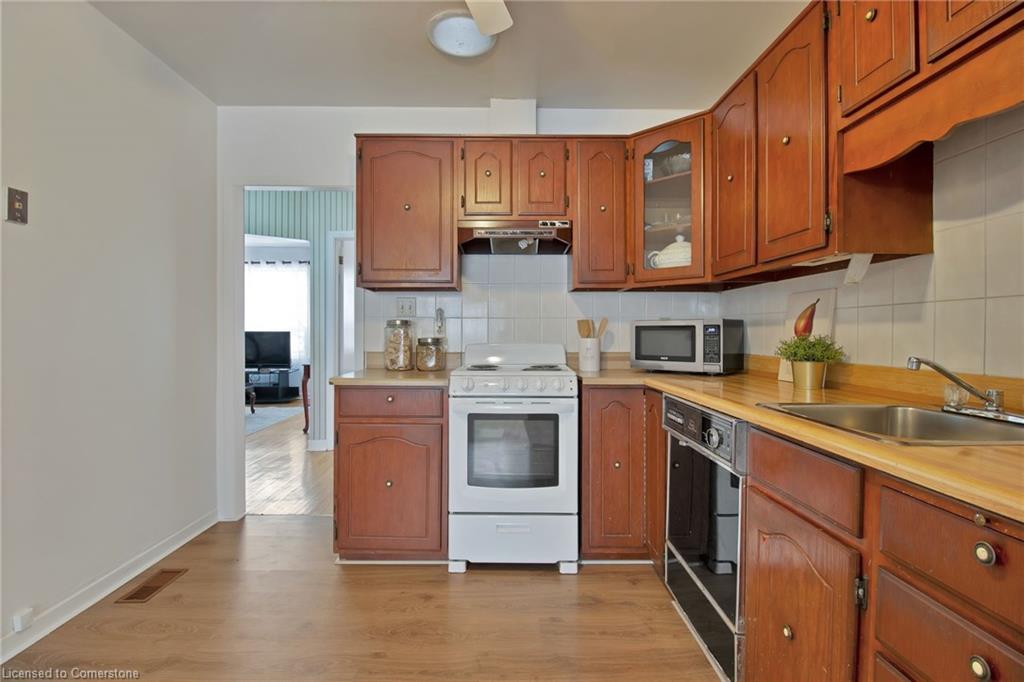 218 East 44th Street Property Photo 7