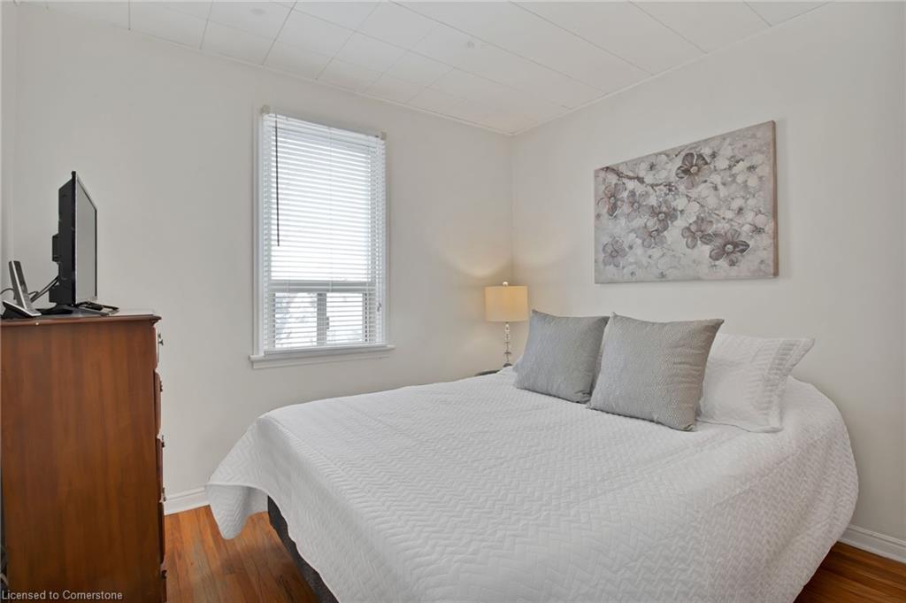 218 East 44th Street Property Photo 11