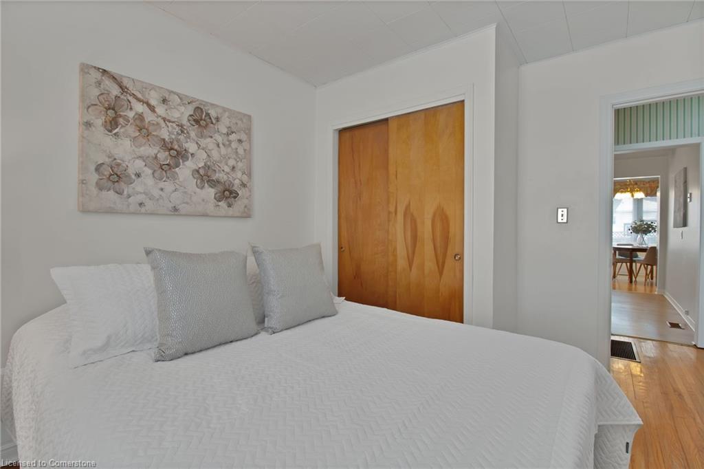 218 East 44th Street Property Photo 12