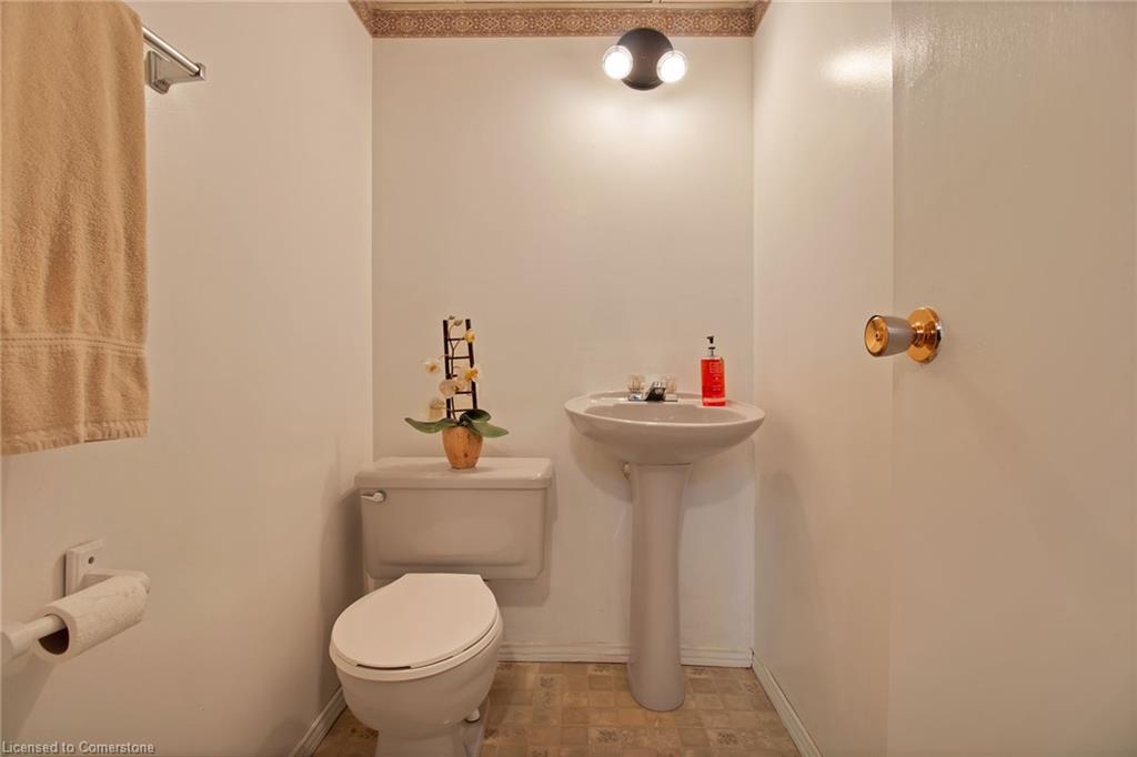218 East 44th Street Property Photo 15