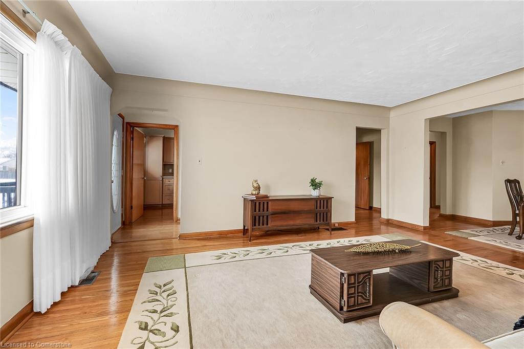 118 Charlotte Street Property Photo 6