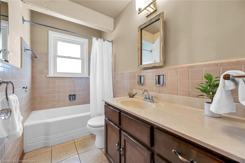 118 Charlotte Street Property Photo 22