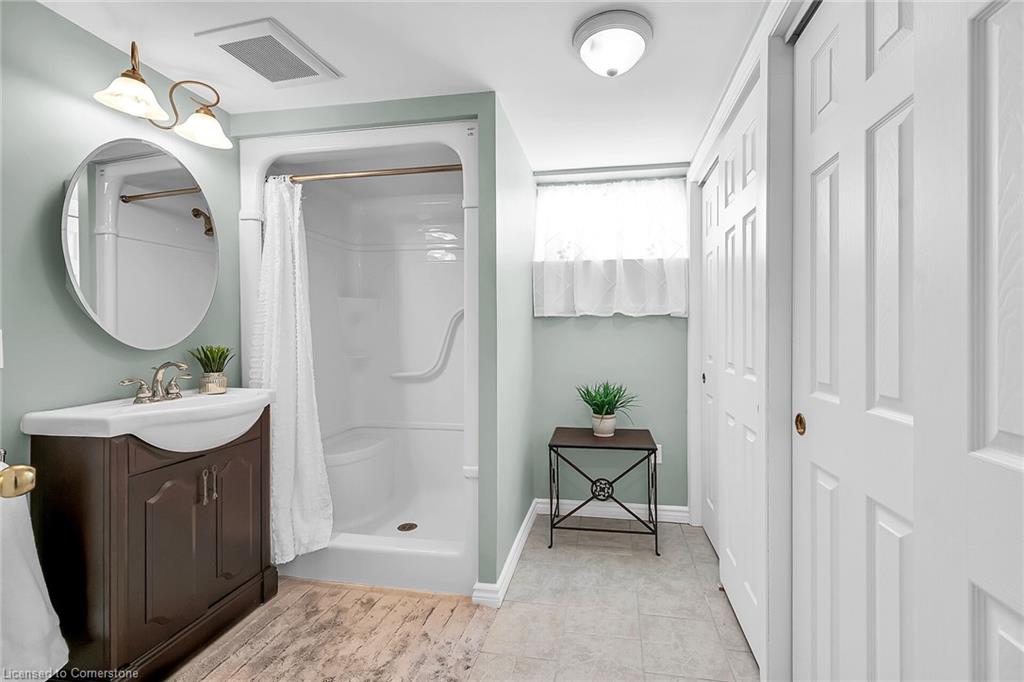 118 Charlotte Street Property Photo 28