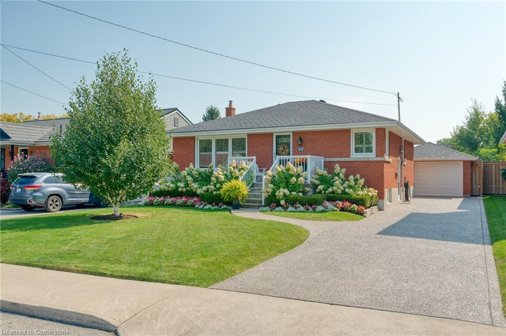 27 Hoover Crescent Property Photo