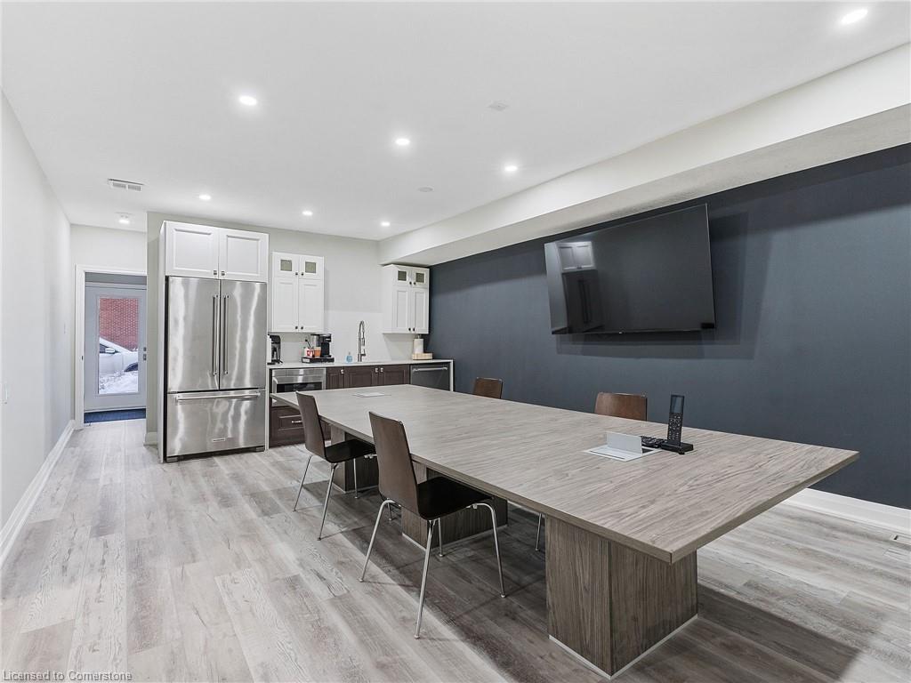 64 Argyle St N Property Photo 17