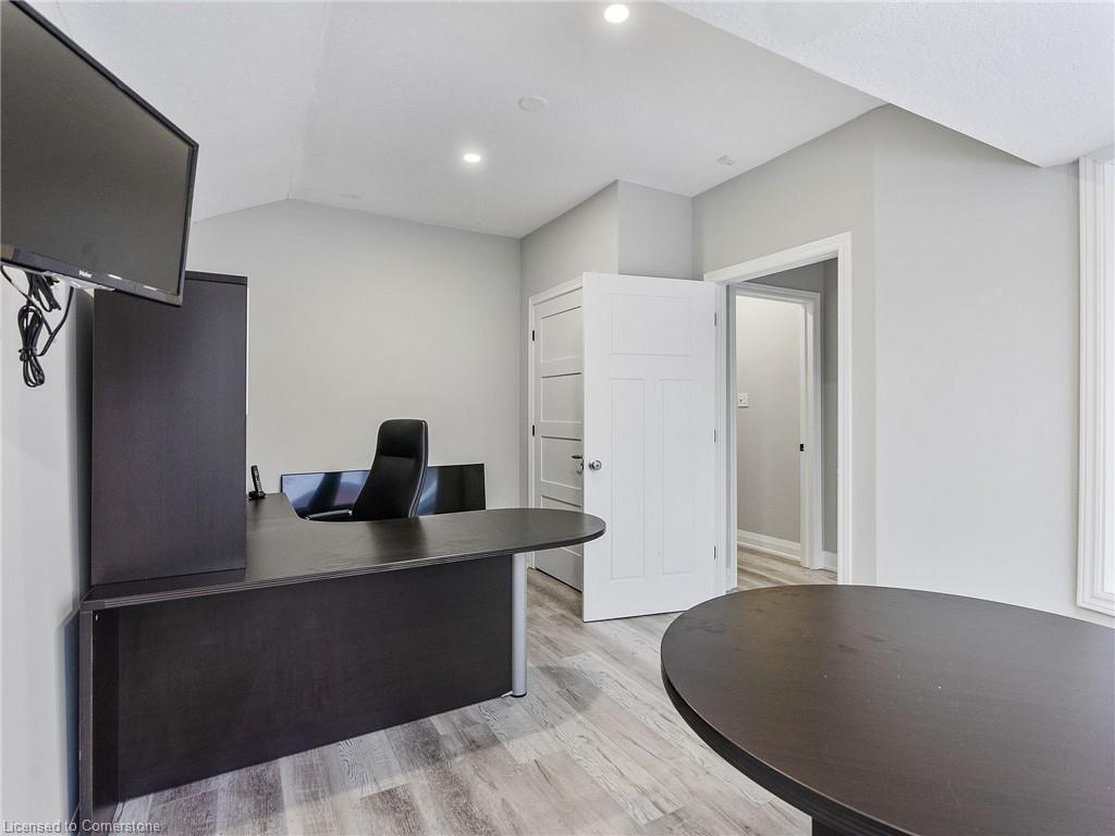 64 Argyle St N Property Photo 22
