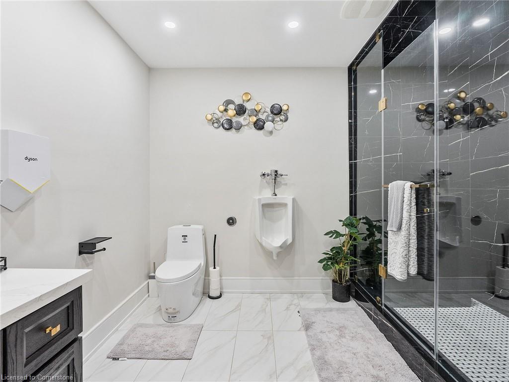 64 Argyle St N Property Photo 38