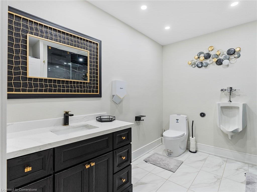64 Argyle St N Property Photo 39