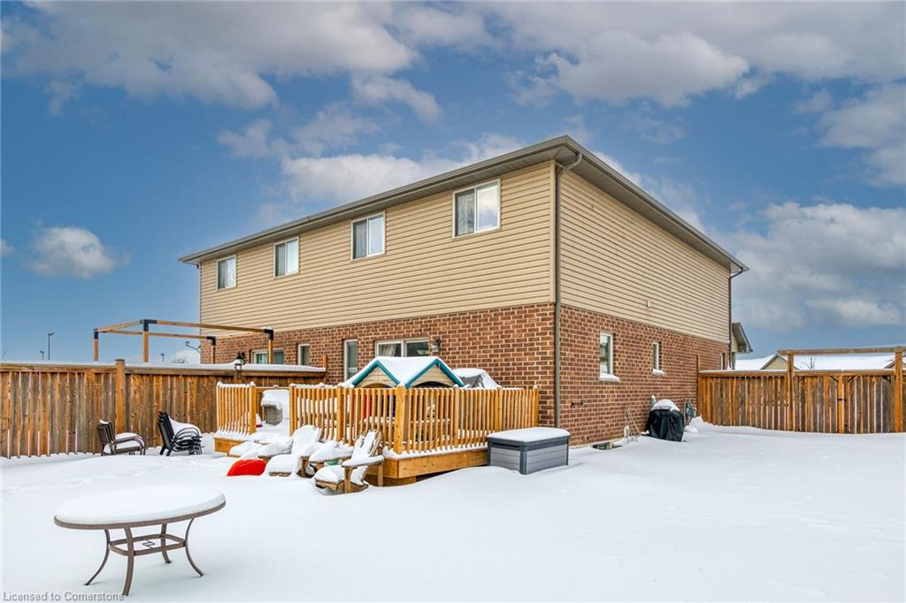 102 Macneil Court Property Photo 3