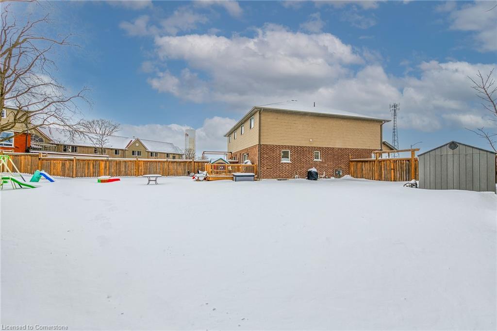 102 Macneil Court Property Photo 4