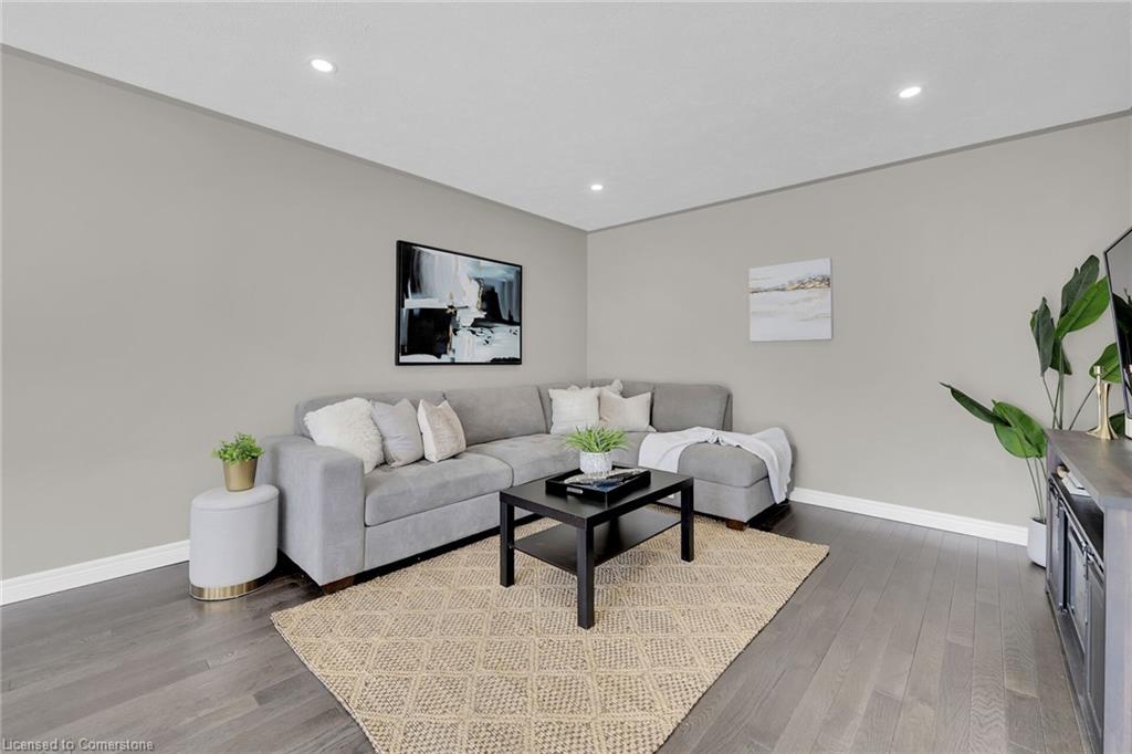 102 Macneil Court Property Photo 18