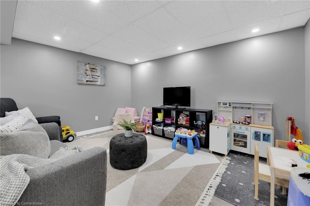 102 Macneil Court Property Photo 35
