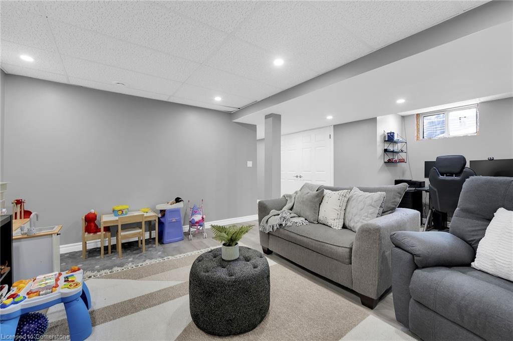 102 Macneil Court Property Photo 36