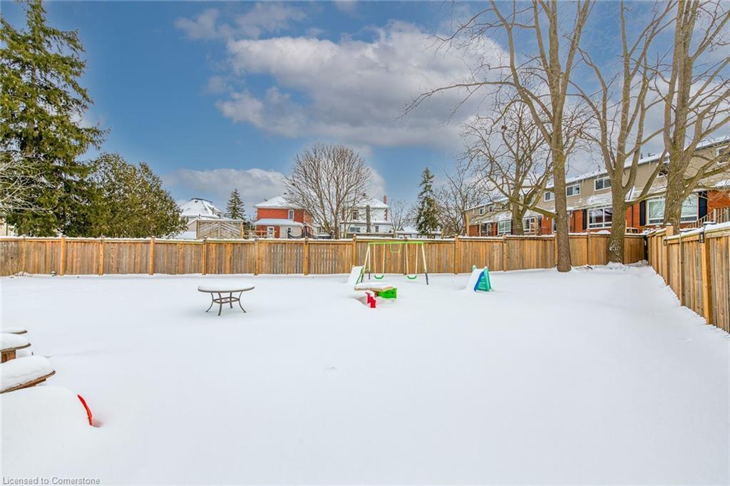 102 Macneil Court Property Photo 41