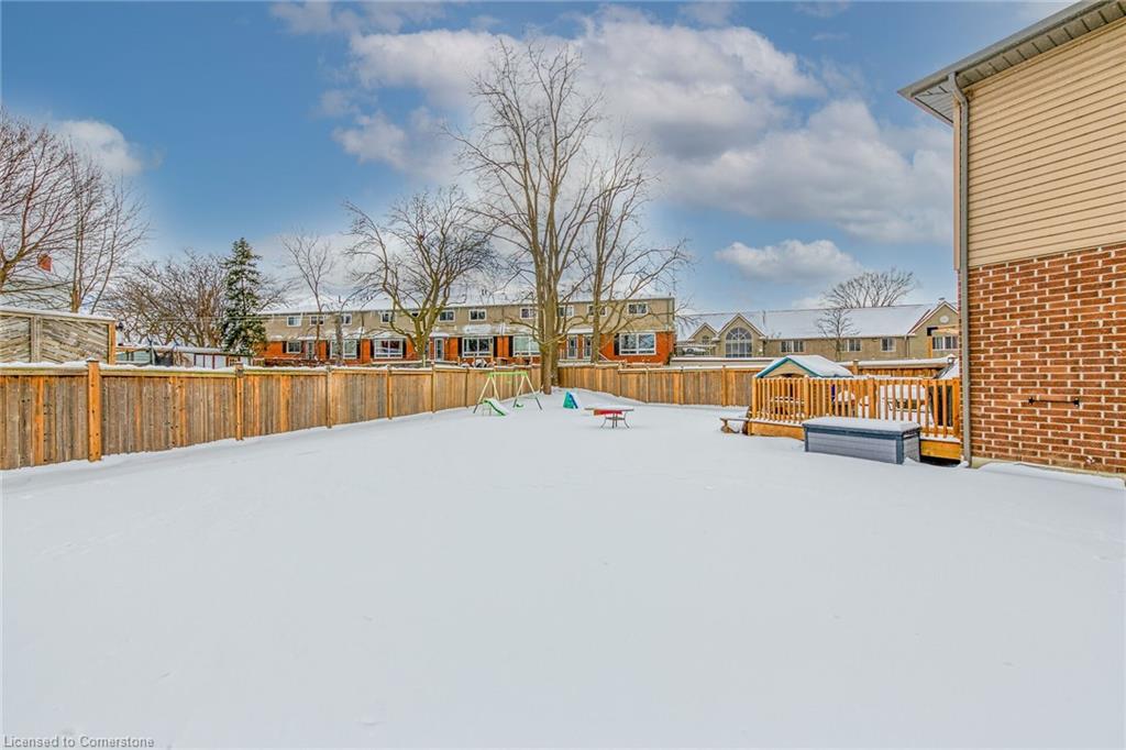 102 Macneil Court Property Photo 43