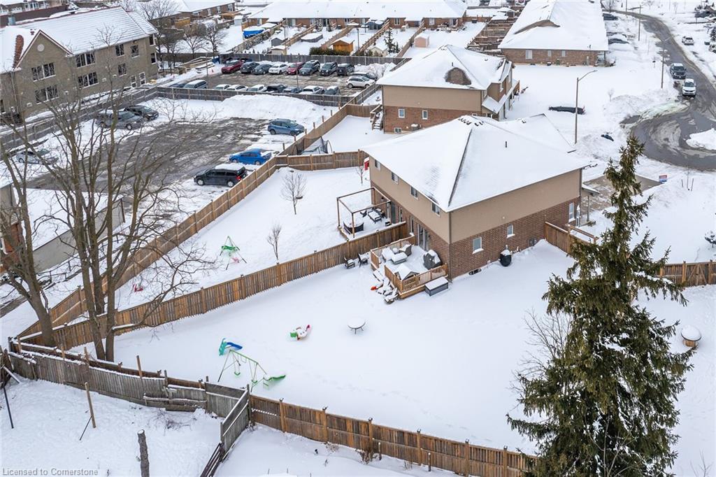 102 Macneil Court Property Photo 47