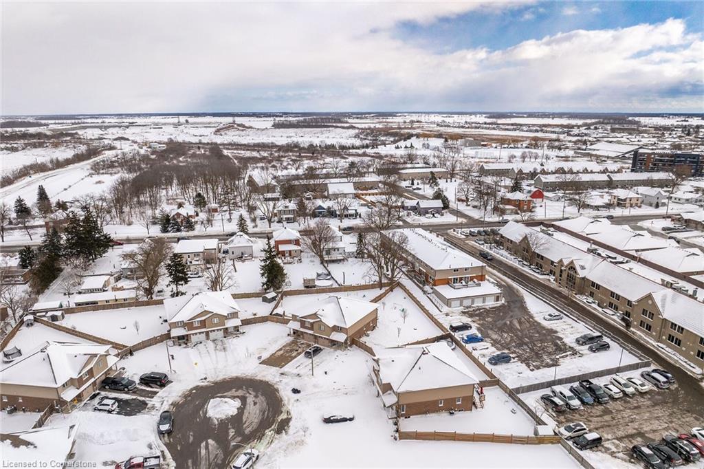 102 Macneil Court Property Photo 49