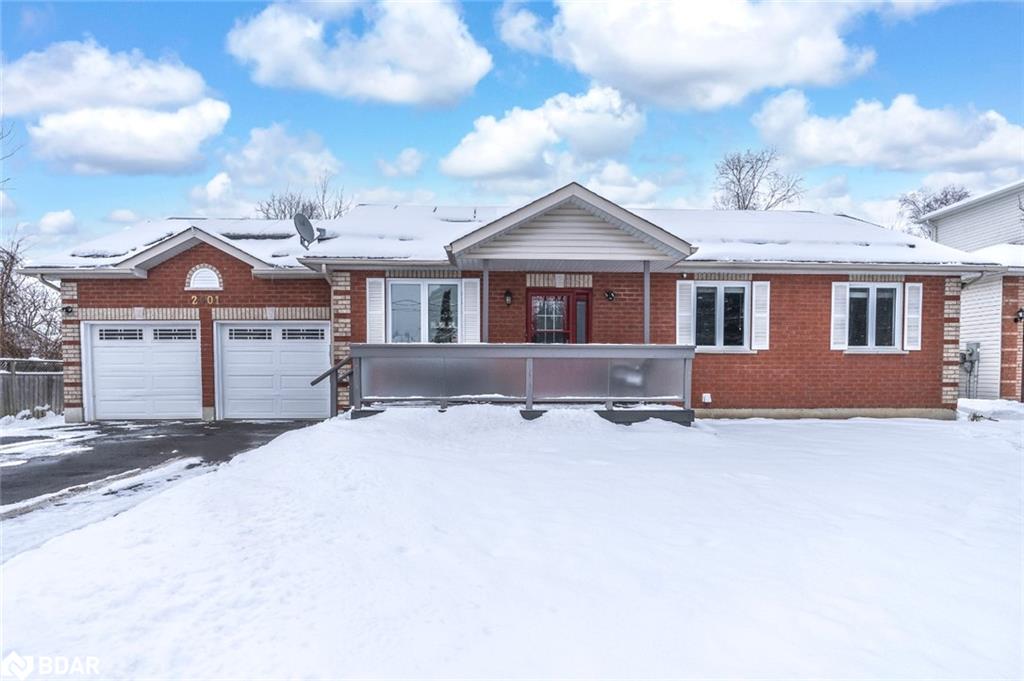 2501 Holiday Way Property Photo