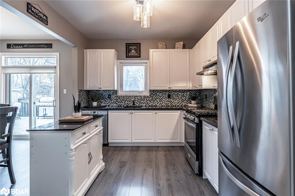 2501 Holiday Way Property Photo 4