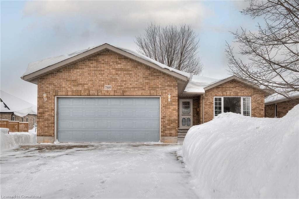 755 Edgar Street W Property Photo