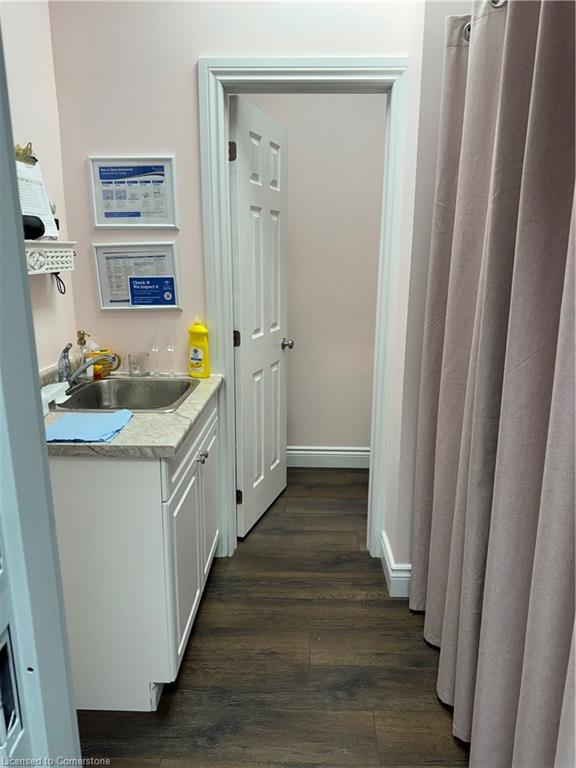 3-855 King Street E Property Photo 14