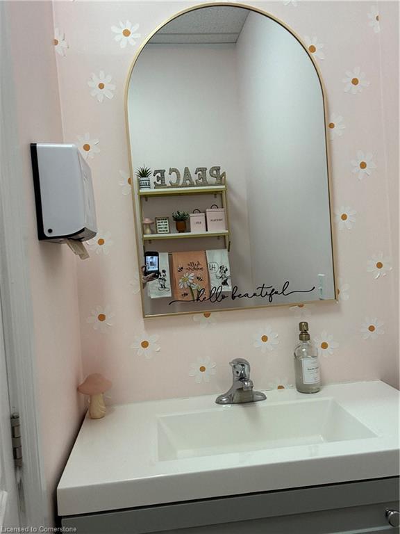 3-855 King Street E Property Photo 15