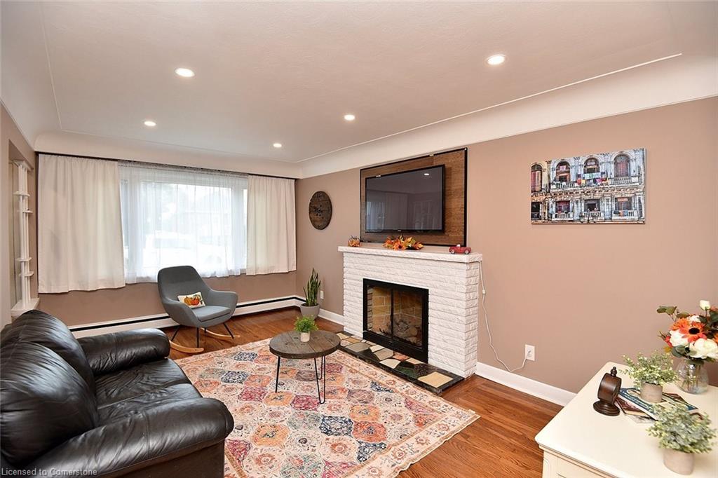 141 Reid Avenue S Property Photo 4