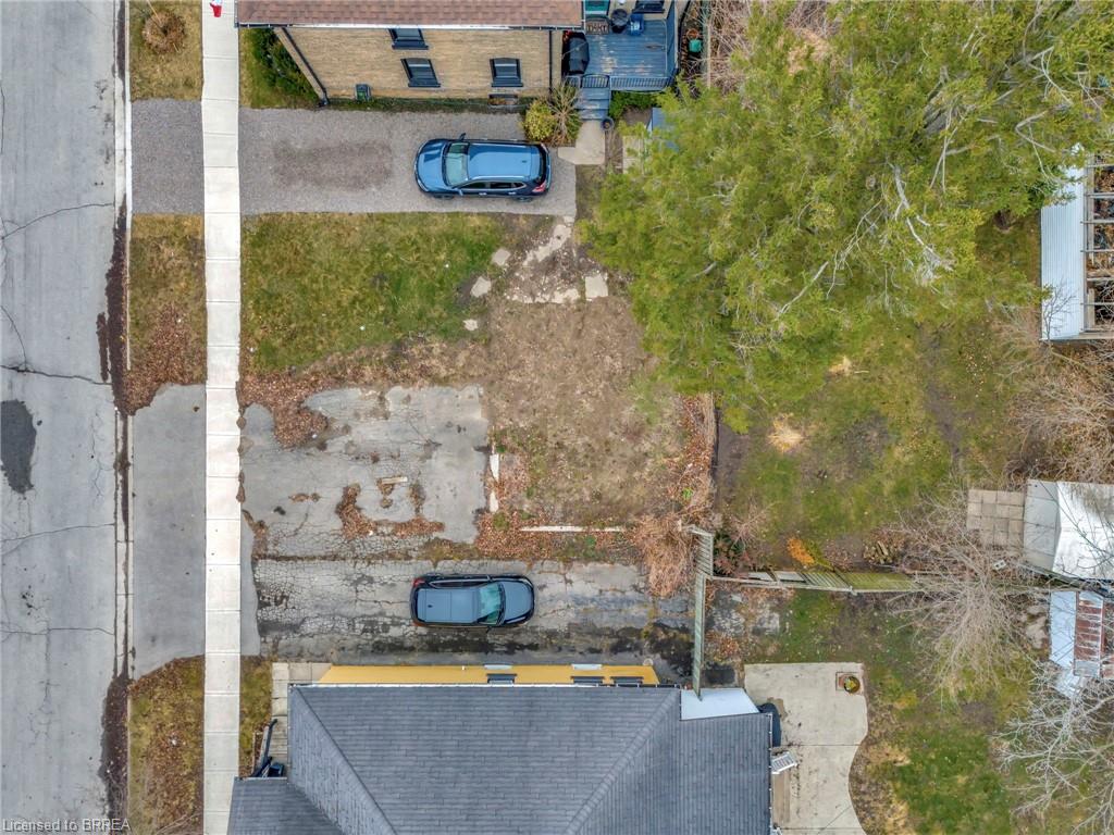 108 Oak Street Property Photo 4