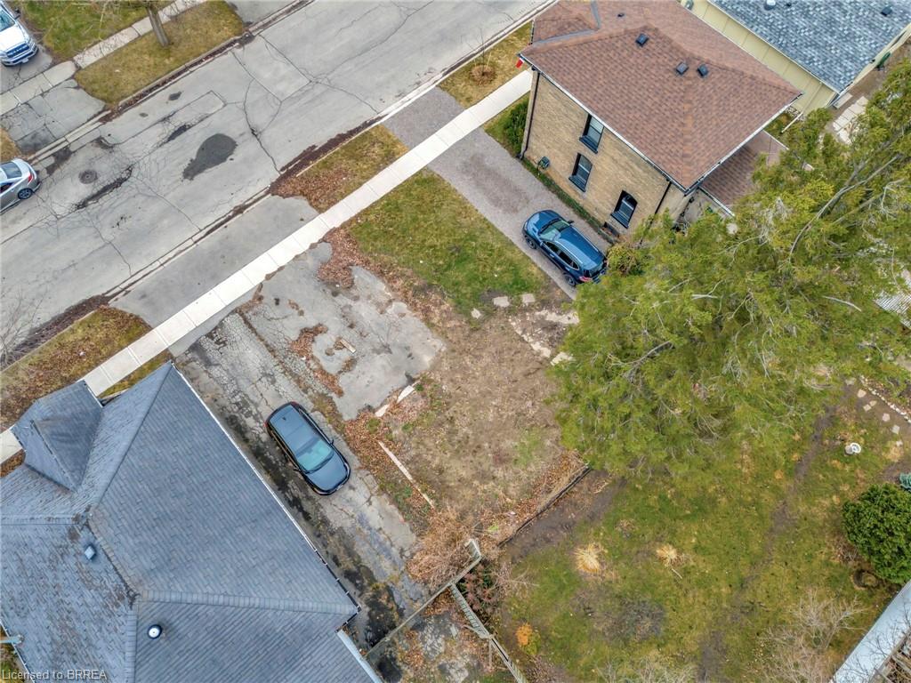 108 Oak Street Property Photo 5